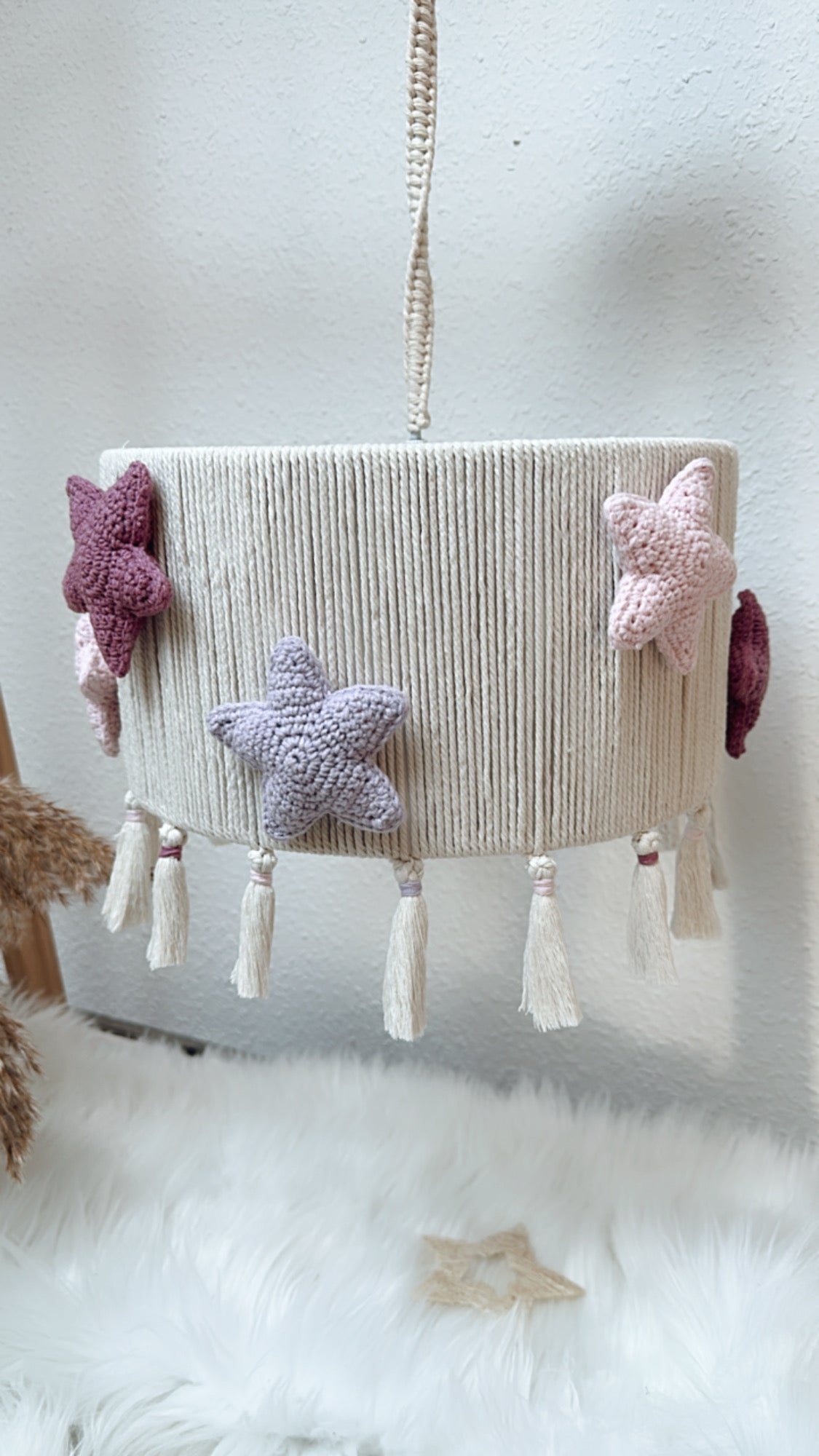 Makramee Lampenschirm mit Häkelsternen